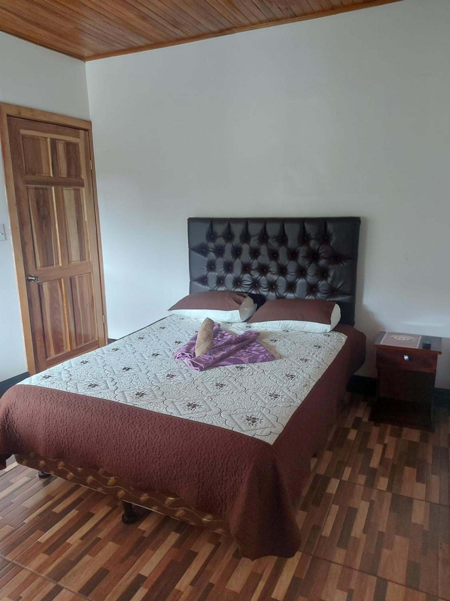 Alisson Hotel Y Restaurant Monteverde Dış mekan fotoğraf